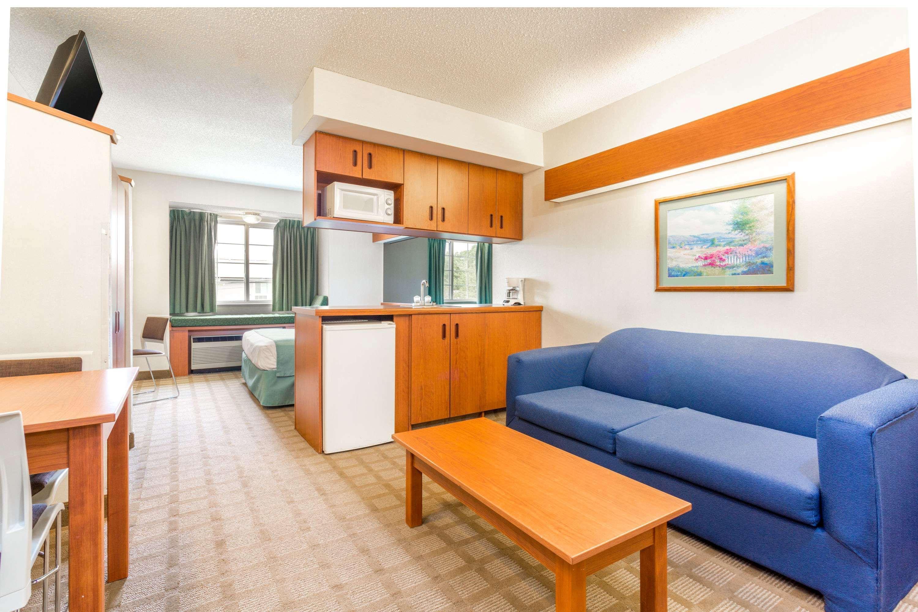 Microtel & By Wyndham Hotel