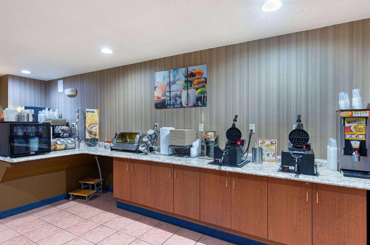 Hotel Microtel & By Wyndham