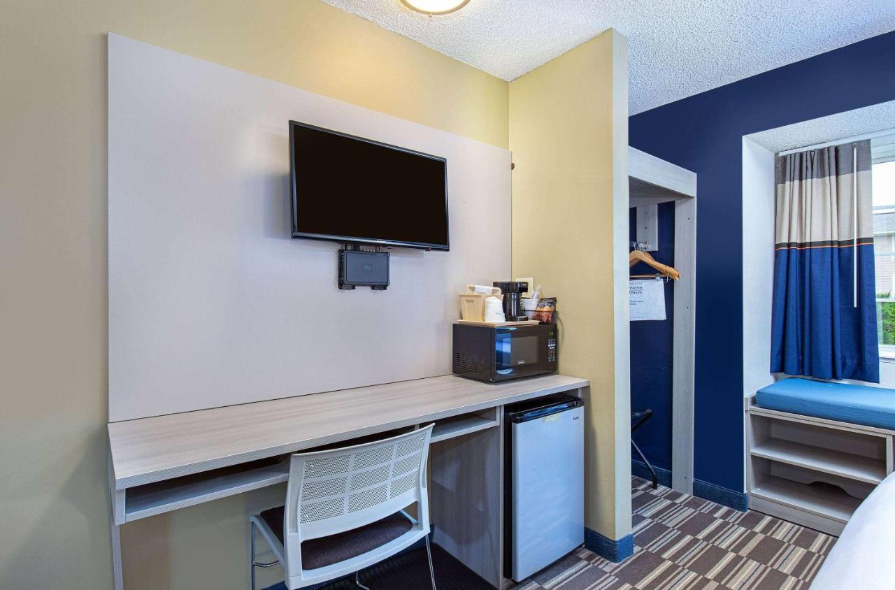 Microtel & By Wyndham Hotel 2*