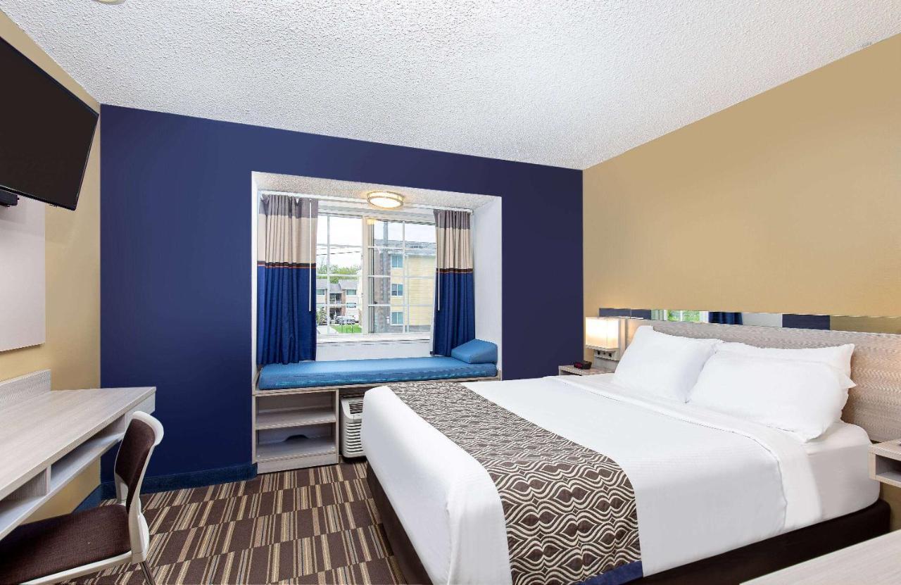 Microtel & By Wyndham Hotel 2*