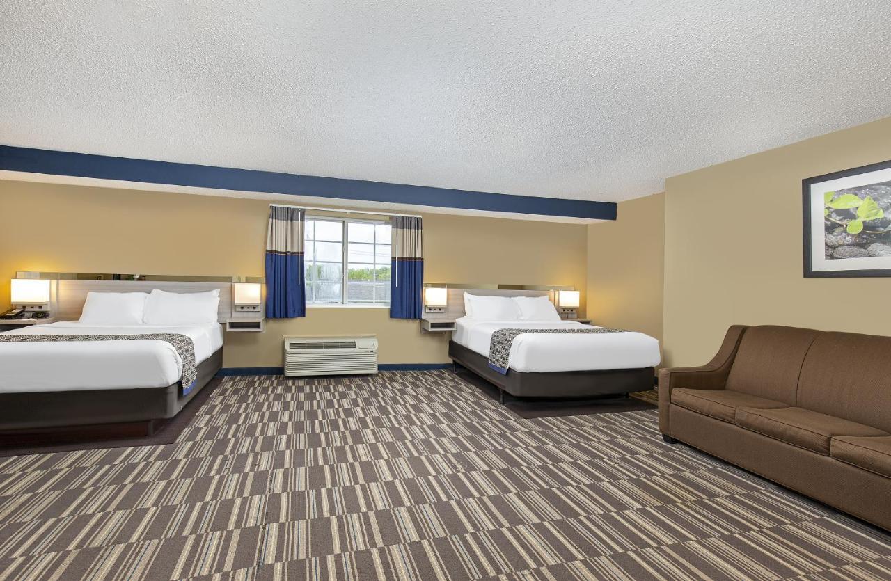 Hotel Microtel & By Wyndham